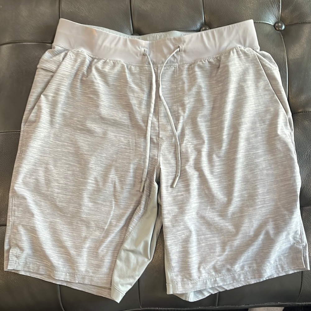 Lululemon Shorts size-large 7-inches